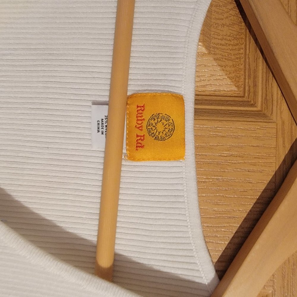 Ruby Rd tank - Picture 3 of 3